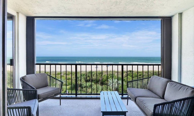 Wrightsville Beach Condominio | Oceanfront Condo at Station One – Ocean Views, Pool, and Tennis!