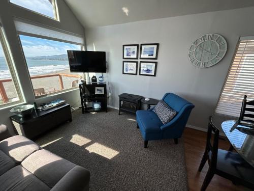 Smith River Casa | Oceanfront Cabin 6 W Jacuzzi &awe-inspiring View