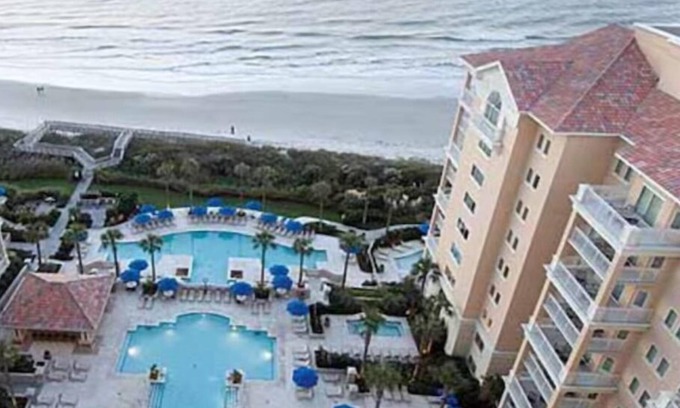 Myrtle Beach Hotel | Oceanfront Charming 2-bedroom hotel in delightful Myrtle Beach