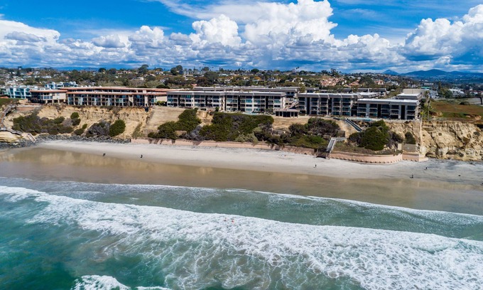 Solana Beach Condominio | Oceanfront Del Mar Beach Club, condominio junto a la piscina de 2 dormitorios / 2 baños