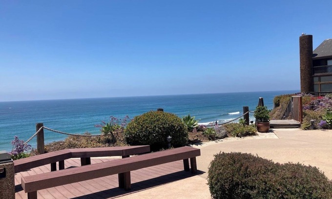 Solana Beach Condominio | Oceanfront Complex with Private Beach Access, Sleeps 10