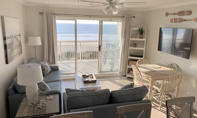 Ocean Isle Beach Condominio | Oceanfront condo 2BR direct beach access + pool