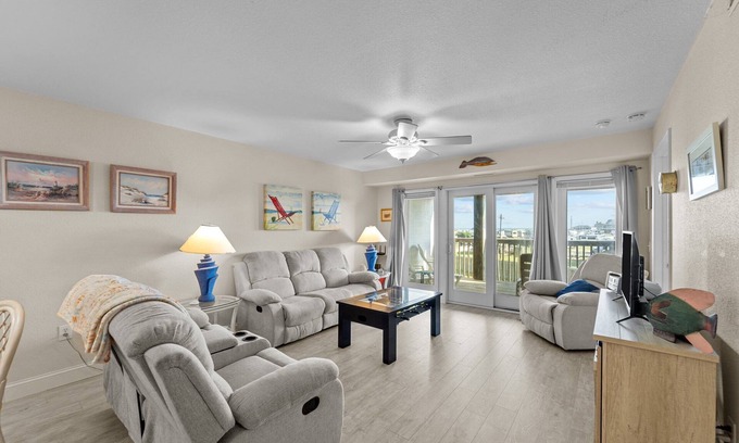 Rodanthe Condominio | Oceanfront condo in Rodanthe!