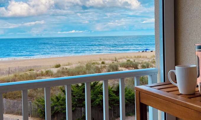 North Ocean City Apartamento | Oceanfront condo in North OC with amazing views!