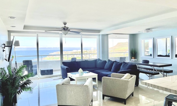 Plan Libertador Condominio | Oceanfront Condo w/ Pool & Steps to Sandy Beach & Mins to Downtown