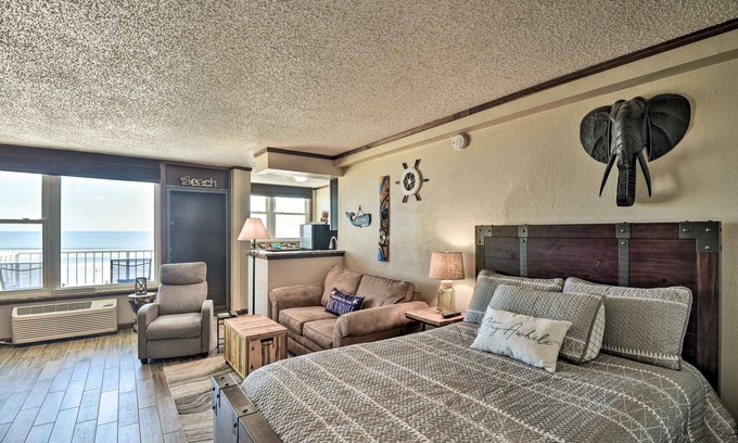 East Daytona Apartamento | Oceanfront Daytona Beach Condo w/ New Pool!
