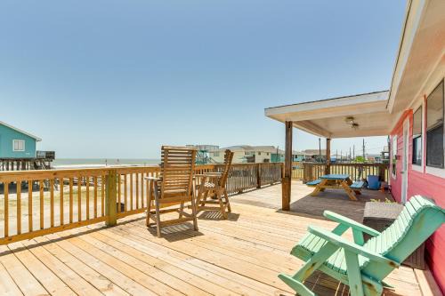 Surfside Beach Casa | Oceanfront Deck Surfside Beach Vacation Rental!