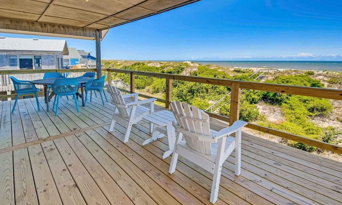 Avon Casa | Acceso directo a la playa! Frente al mar con piscina de agua salada, bañera de hidromasaje, sala de juegos, se admiten perros