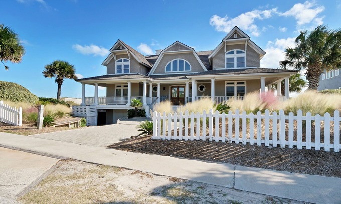 East Beach Casa | Oceanfront, East Beach, Occupancy 12, Four Bedroom Home