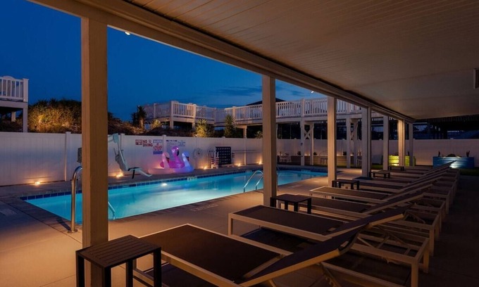Ocean Isle Beach Casa | Oceanfront Free EV charger & GolfCart, Pool