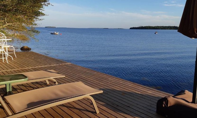 Chester Casa | Oceanfront Garden Cottage - Gateway to Attractions and Towns, Private Cove Mooring