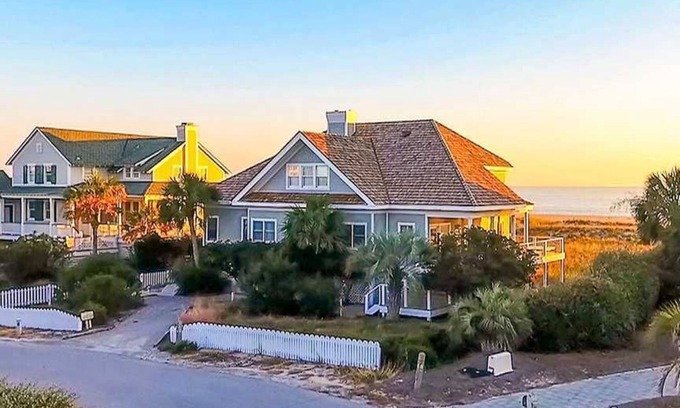South Beach Casa | Oceanfront, great for families with children, BHI