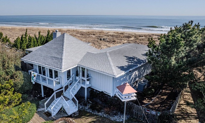 Sandbridge Casa | OCEANFRONT - Great views, Hot Tub, Sleeps 9