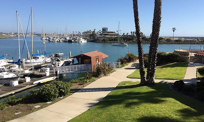 Ventura Complejo | Oceanfront Harbortown Point Marina Retreat + Amenities, Studio Suite