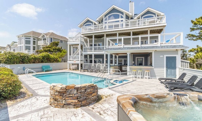 Hatteras Casa | Oceanfront Hatteras home w/ countless amenities & panoramic views!