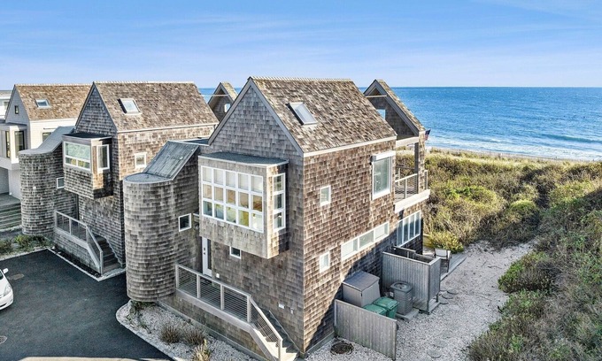 Montauk Casa | Oceanfront Home In Downtown Montauk!!! Private Ocean Beach Path!!