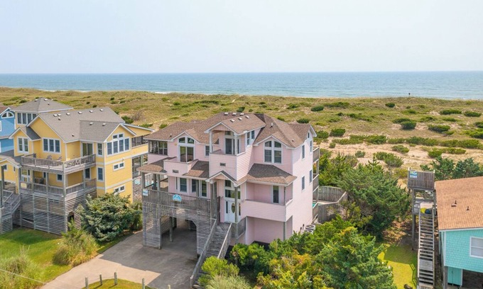 Salvo Casa | Oceanfront home in Salvo w/ Private Pool & Game Room