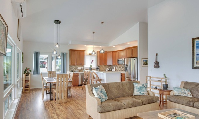 Papaikou Casa | Oceanfront Home w/ Pool, Gazebo Access in Papaikou