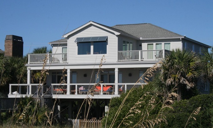 North Litchfield Beach Casa | Burr: 6 dormitorios / 6 baños en la isla de Pawleys, capacidad para 14