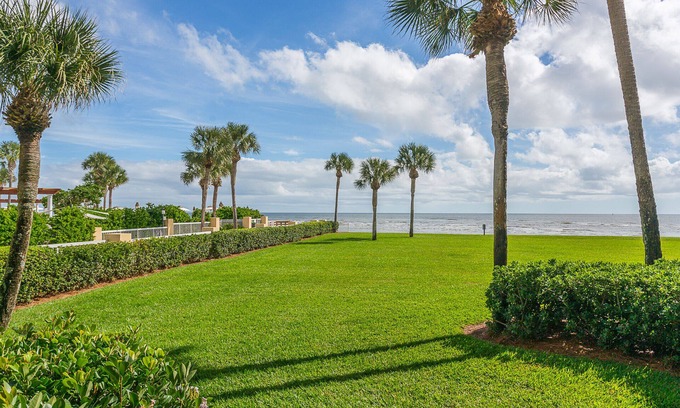 Saint Simons Island Condominio | Oceanfront King & Prince Villa w / Access to Resort Amenities!