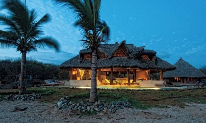 Saladita Casa | Breezy Beachfront Home w / Pool: agosto.-Oct. Precios especiales! ¡¡Paraíso de los surfistas!!