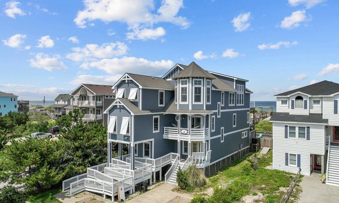 South Nags Head Casa | Oceanfront Luxury 8-BR Home - Carolina Designs House #766