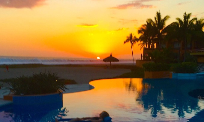 Mazatlan Condominio | OCEANFRONT Luxury Condo SPRING SPECIAL!!! WARM WEATHER...GOLF...SEA BREEZES