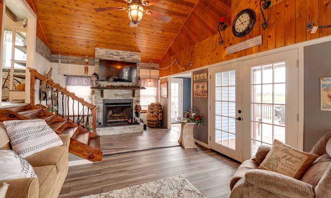 Milford Casa | Oceanfront Milford Home w/ View & Boat Access