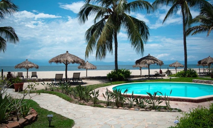 La Cruz de Huanacaxtle Cabina | Oceanfront villa private beach