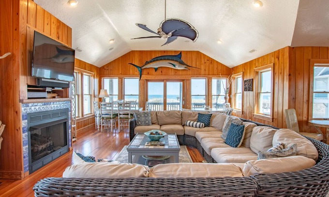 Nags Head Casa | Oceanfront, Nags Head NC - 13 bedrm home w historic charm + modern conveniences