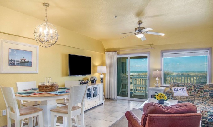 Kill Devil Hills Condominio | OCEANFRONT OASIS - perfect pet friendly OBX getaway