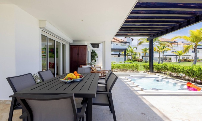 Punta Cana Apartamento | Oceanfront Oasis - 2 bedroom apartment in Cap Cana