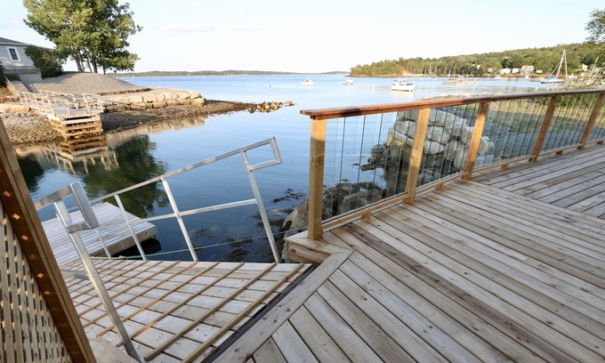 Halifax Casa | Oceanfront Oasis in Halifax with Boathouse, Wharf & Rec Park 5min to City Centre