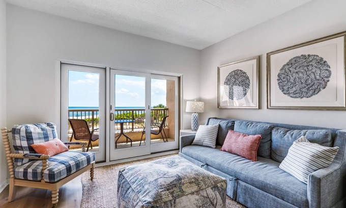 American Beach Apartamento | Oceanfront, Poolside efficiency
