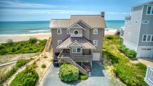 Village of Stump Sound Casa | Oceanfront - Pool - Luxury North Topsail Beach House