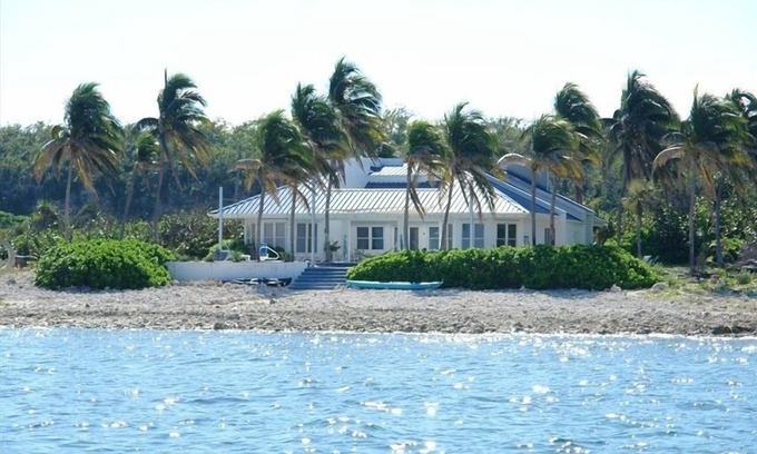 Tibbett's Turn Casa | Frente al mar, piscina, cocina gourmet, PC / Dsl, 2 acres - ¡lo mejor!