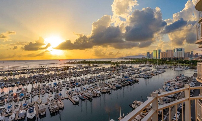 Waikiki Apartamento | *Oceanfront Renovated Getaway in Waikiki