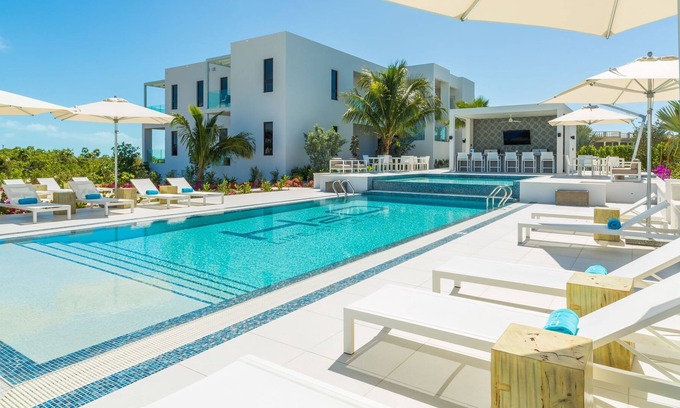 Long Bay Condominio | Oceanfront Resort w/2 Pools & Free Breakfast now 'til end June