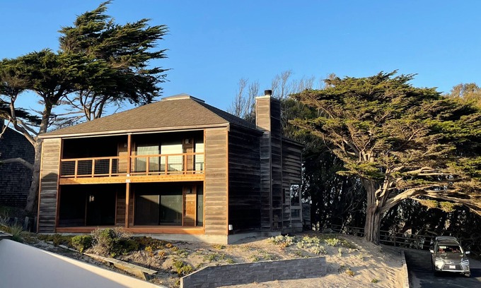 Watsonville Casa | Oceanfront Retreats at Pajaro Dunes is a renovated, fully equipped Property