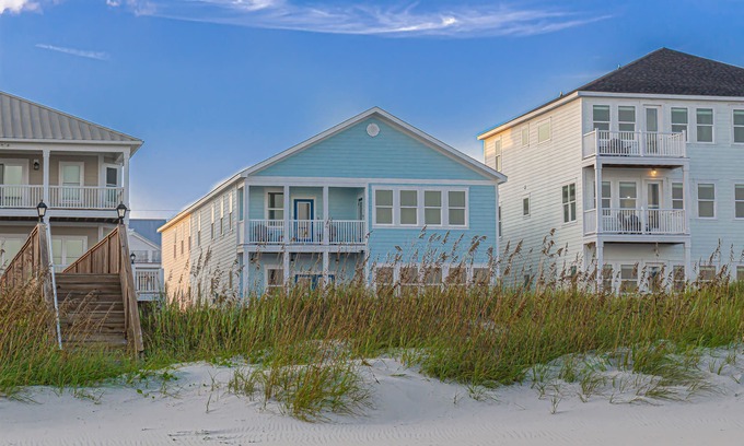 Crescent Beach Casa | Oceanfront Spectacular ViewsDecksHugePool/Spa/Theater Room/Game/Large Kitchen