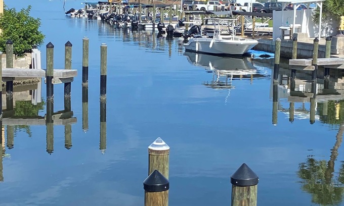 Englewood Casa | Oceanfront Seasonal home directly on Lemon Bay 1+Bd 1 Bath BRAND NEW LISTING!