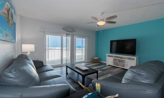 South Patrick Shores Condominio | Oceanfront Updated Condo - Direct Beach Access!