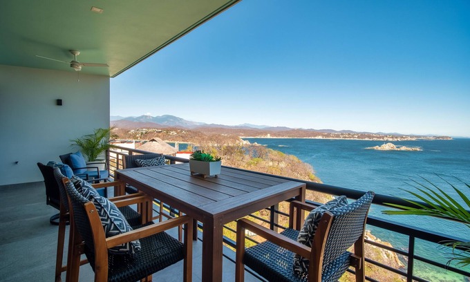 Santa Maria Huatulco Condominio | Oceanfront with private rooftop terrace & amenities