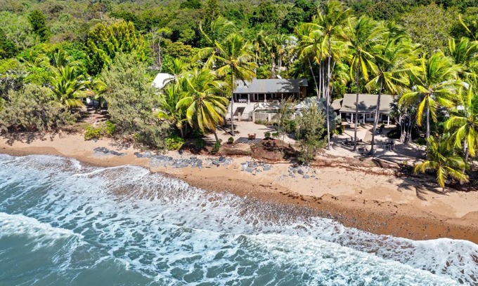 Mowbray Casa | Oceans Edge Beach House At Oak Beach