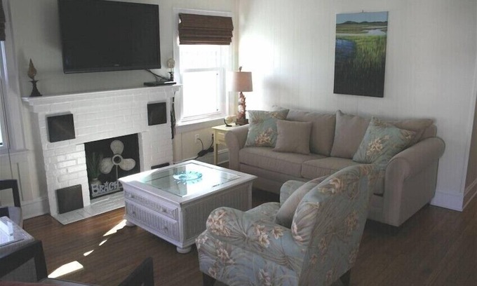 Wrightsville Beach Apartamento | Oceanside Apartamento en el "corazón de la Playa 'a nivel del suelo