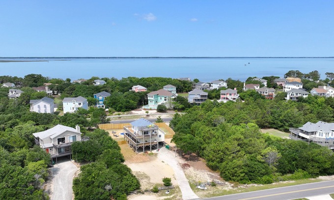 Whalehead Beach Casa | Oceanside, close to beach & shopping! WC904, What's Up Beaches