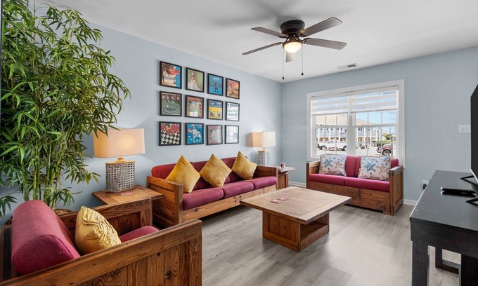 Atlantic Beach Condominio | Oceanside Condo in Atlantic Beach, NC-Anchors Away Unit 3
