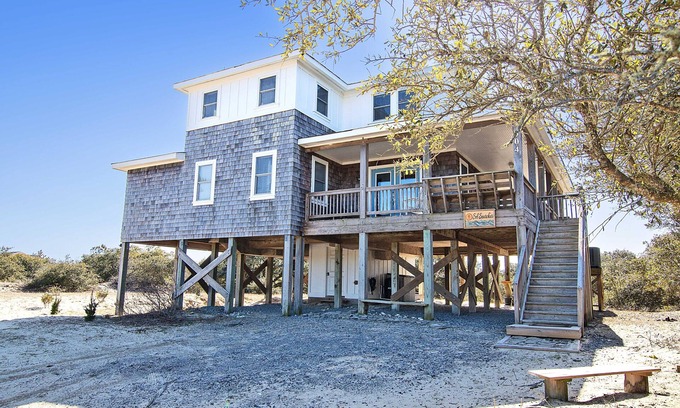 Corolla Casa | Oceanside, Hot Tub, Screened Porch, Wild Horses, 4x504, Sol Searcher