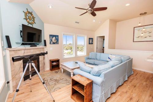 Carova Beach Casa | Oceanside, Priv Pool, Hot Tub, Foosball, Wild Horses- 4x2177, Frosty Shores