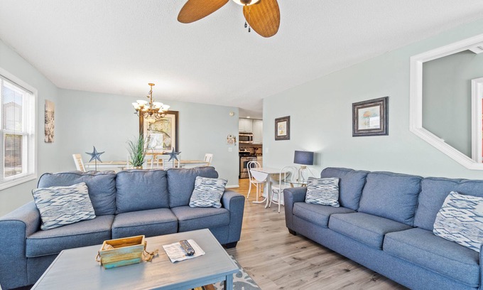 Ocean Isle Beach Casa | Hermosa cama / 5Bath / Pool / Sleeps14- Aug 17-22 Spec.
